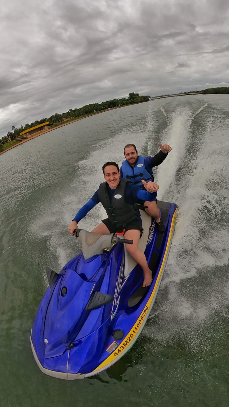 Adrenalina no jet ski